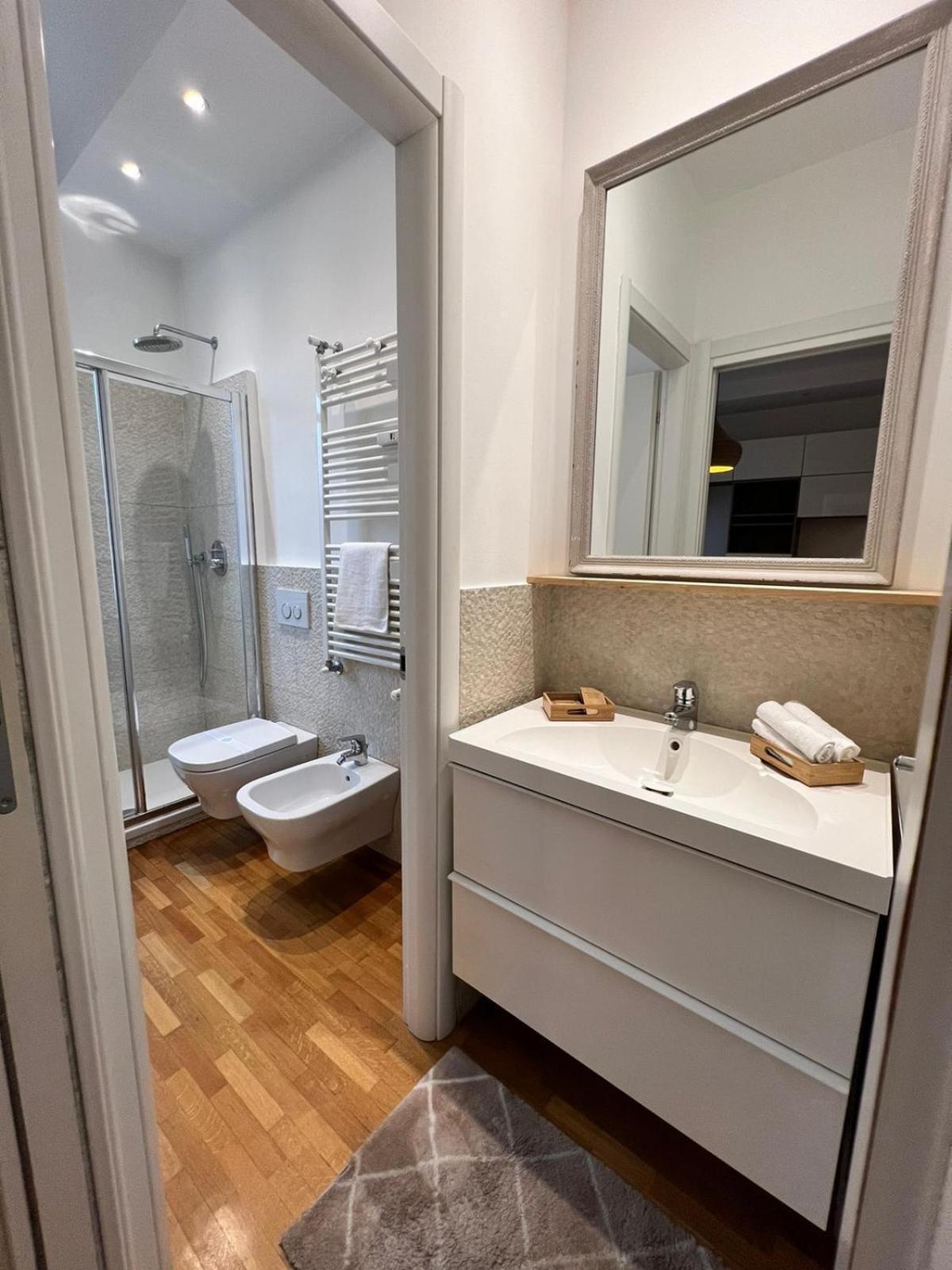 Da Vinci - With Balcony In Design District - Tortona Area Apartamento Milán